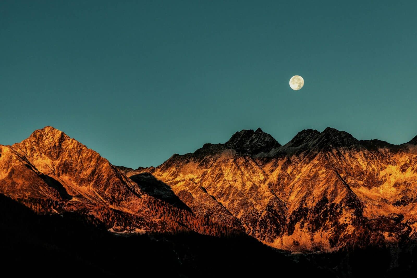 Mount Neapolitan: A Must-Visit Destination for Adventurers