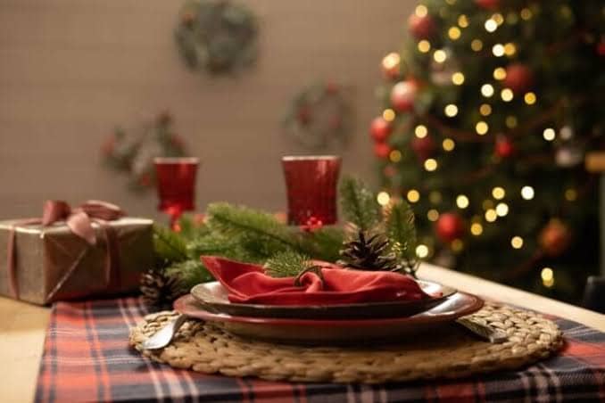 restaurants open on christmas eve